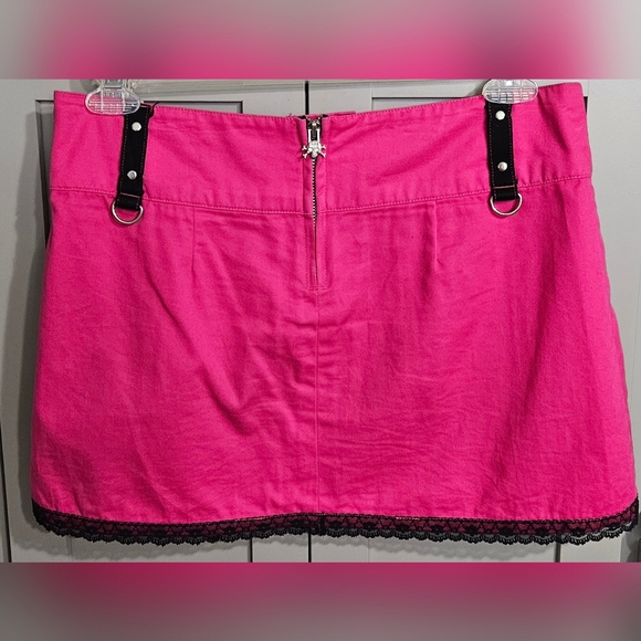 Vintage Tripp NYC Hot Pink and Black Mini Skirt - Excellent Condition - Picture 2 of 6